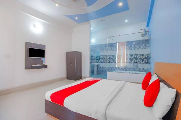 OYO 76842 The Royal's Inn