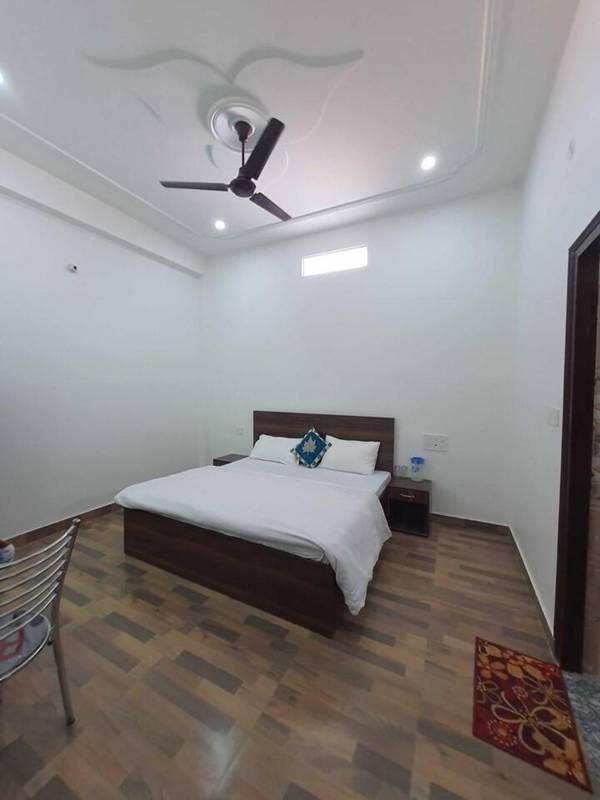 POP 89652 Hotel Grand