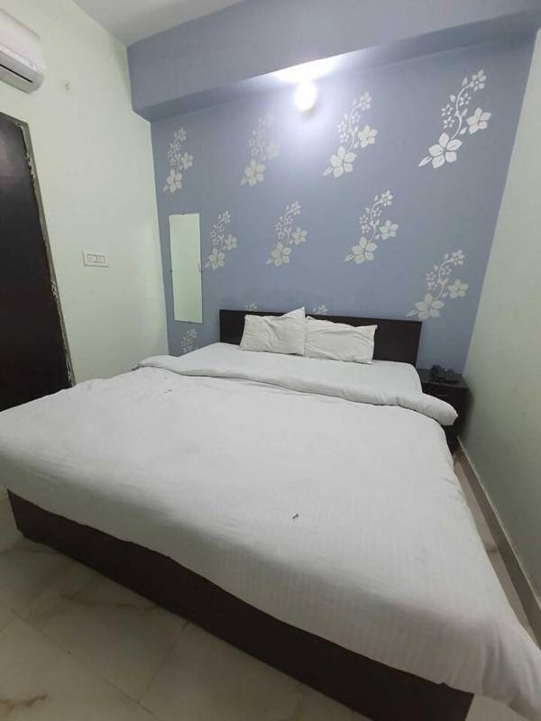 POP 89652 Hotel Grand