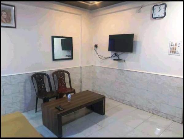 Poonam Lodging & Boarding
