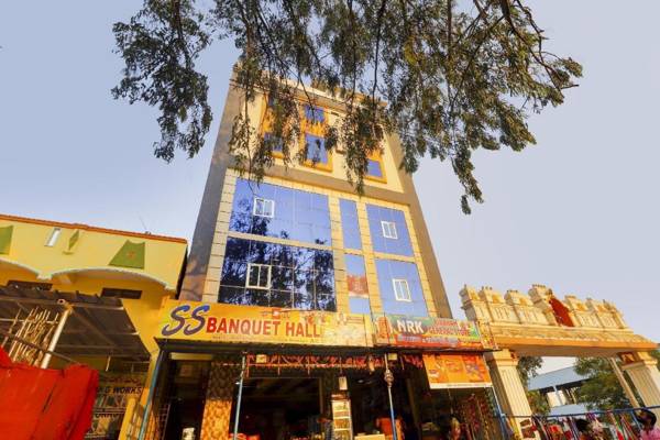 OYO 79039 SAI RAM Residency