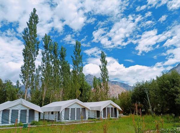 NUBRA VISTA CAMP