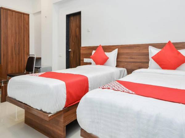 OYO Flagship 30317 The Address