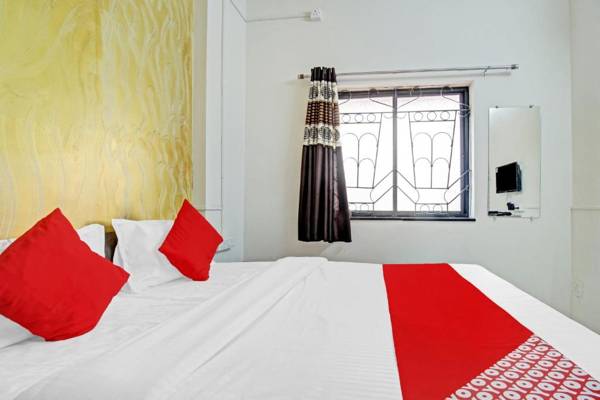 OYO 84728 Royal Palace