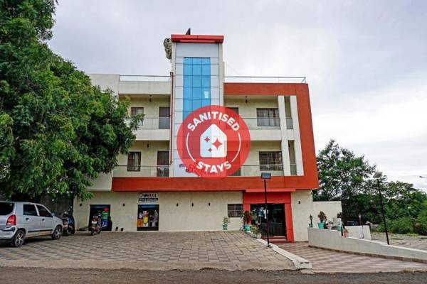 Collection O 82198 Hotel Karishma Palace