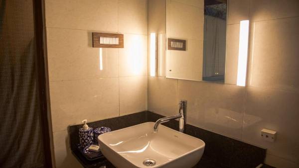 Sterling Nature Trails Kundalika  Kolad