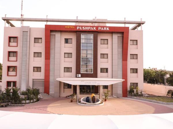 Hotel Pushpak Park