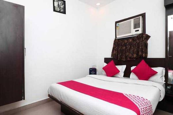 SPOT ON 92141 Sashi Hotel