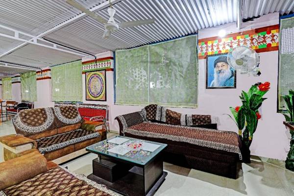 Collection O 81352 Vrindavan - MOCA