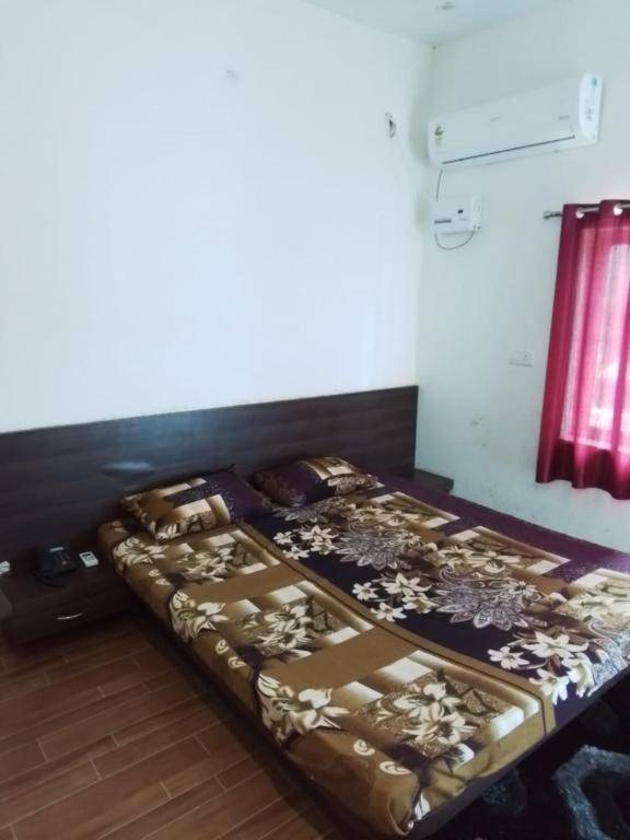 Hotel Anand Lok & Family Restaurant By WB Inn