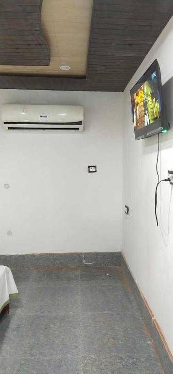 OYO 92930 Fauji Hotel And Restaurant