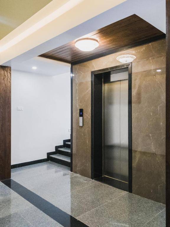 D' Manor Service Apartment