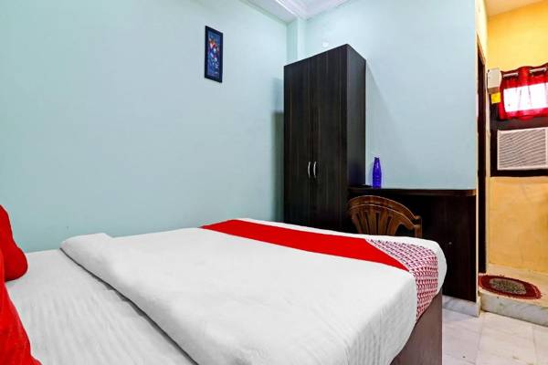 OYO Flagship 48845 Laxmi Residency