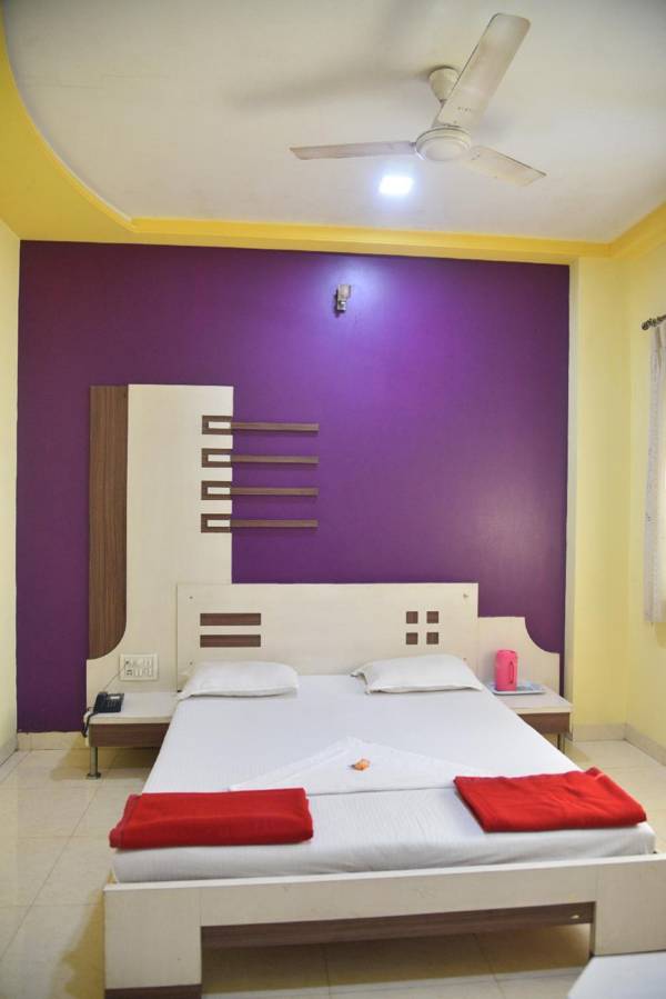 Manas By WB Inn Dhule Maharashtra