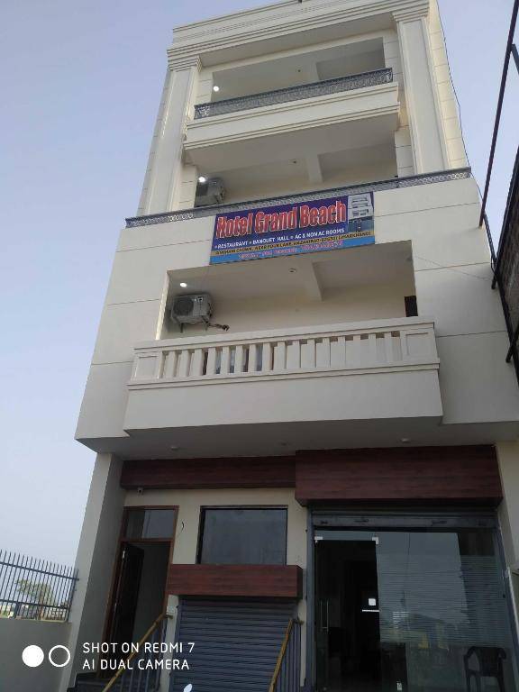 OYO 90099 Hotel Grand Beach