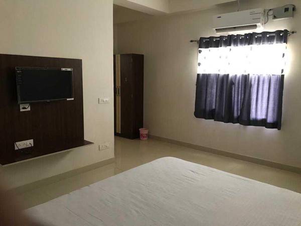 OYO 90099 Hotel Grand Beach