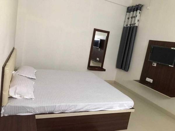 OYO 90099 Hotel Grand Beach