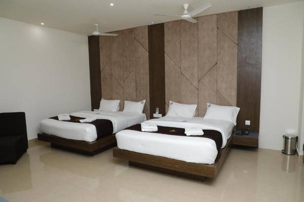 FabHotel Senthur Inn