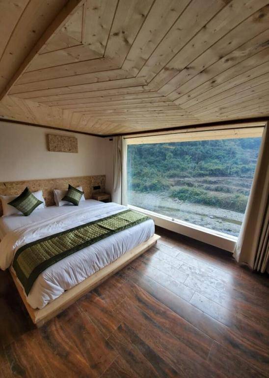 Seven Hills Resort With Beautiful Nature View