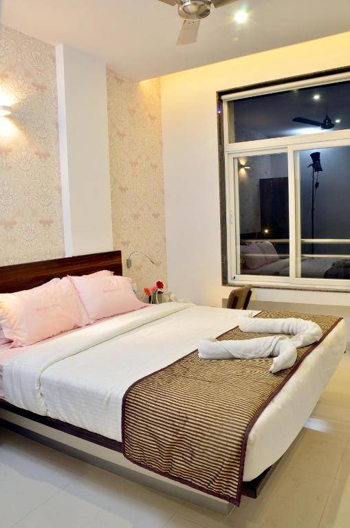 Sri Sri Executive Lodging & Hotel Kolhapur