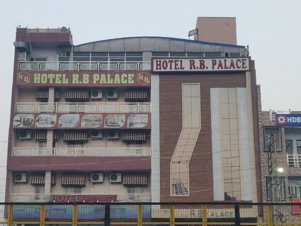 HOTEL RB PALACE