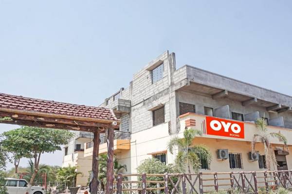 OYO Flagship 87206 Ellora Crown