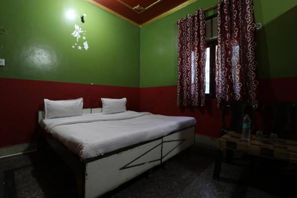 OYO 82235 Satuti Guest House