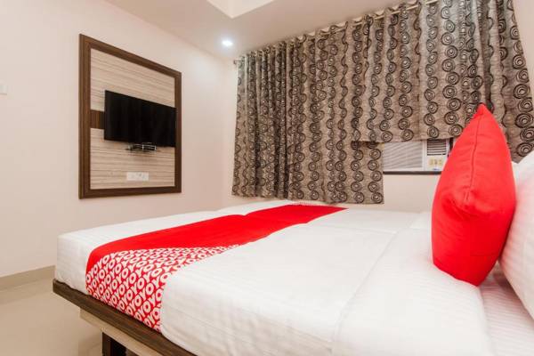 OYO 13511 Hotel Gems