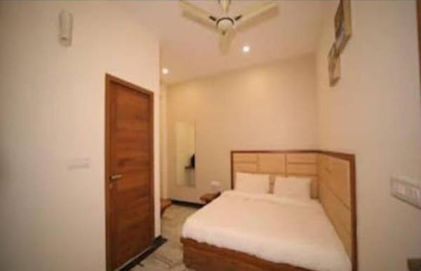 Hotel Taj Ramaya Stay By WB Inn