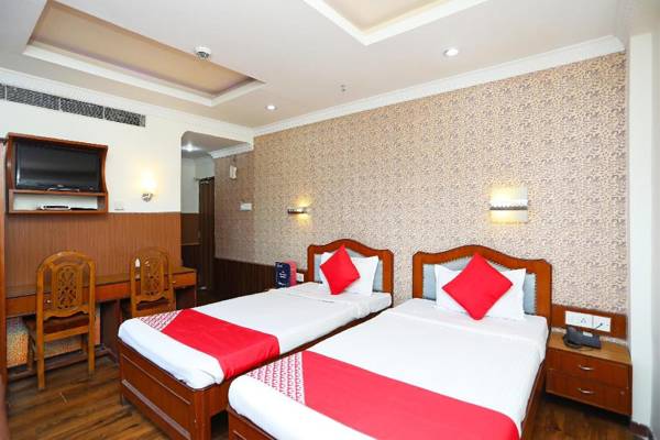 OYO 794 Hotel East Palace