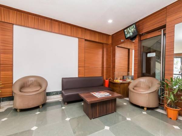 OYO 9182 Kings Crown Hotel