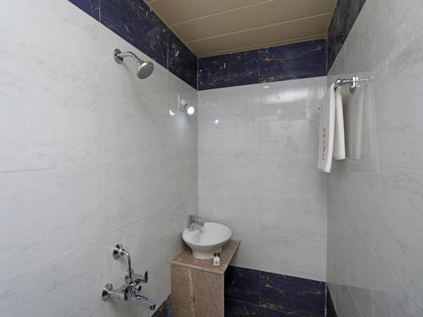 OYO 14373 Shree Krishna Hotel