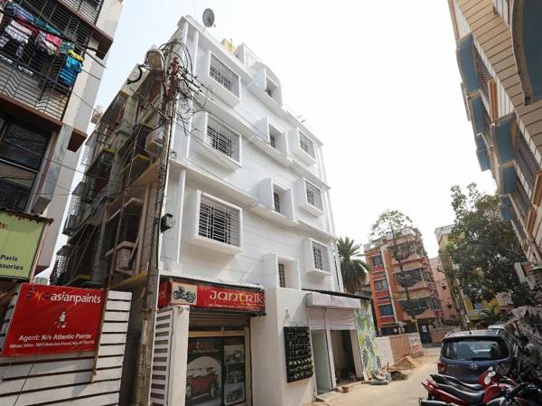 OYO Flagship 16802 Transit Express - Kalikapur