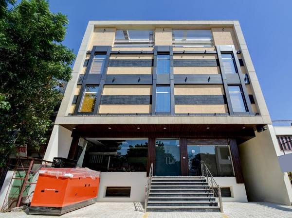 Capital O 64870 Hotel Holiday Science City