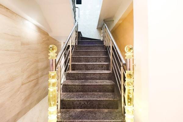 OYO 46115 Kuber Residency