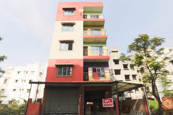 OYO 69062 City Palace