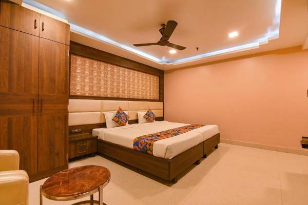 FabHotel Prime Glorious Palace