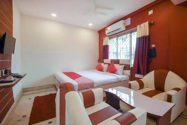 OYO Flagship 72010 Red Stone