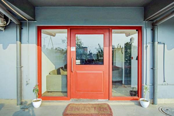 OYO Townhouse 75779 The Royal Retreat