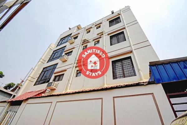 OYO 79850 Flagship Majestic Inn