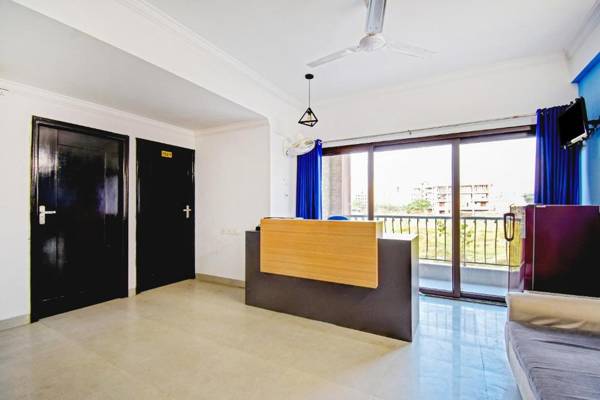 OYO 79874 Rr Residency