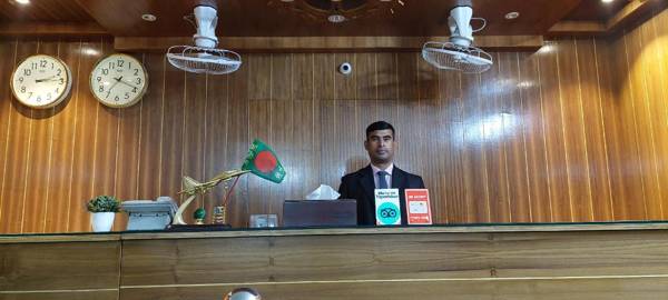 Green House Hotel & Tours