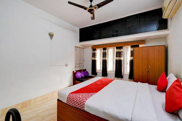 OYO Flagship 84103 Blue Star Guest House