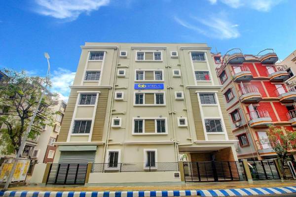 FabHotel Four Seasons