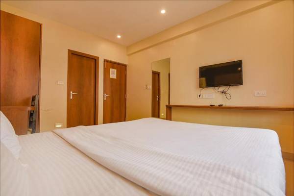 FabHotel Dream Plaza