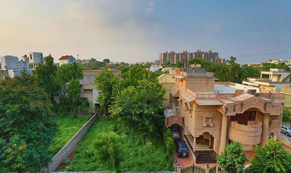 FabExpress Vibrant Residency