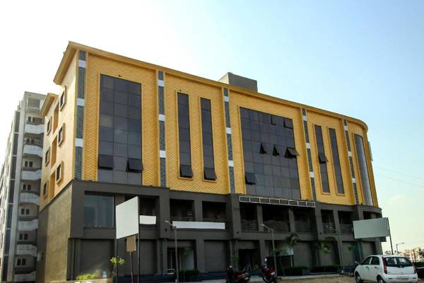 OYO 8864 Hotel Royal City