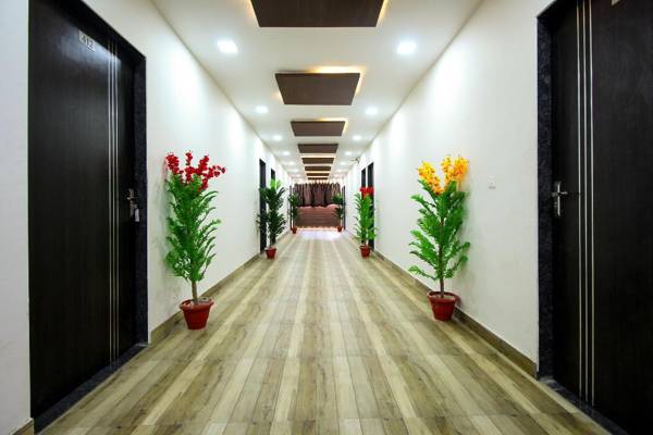 OYO 8864 Hotel Royal City