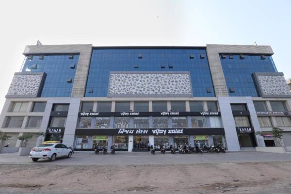 OYO 9805 Hotel Apollo