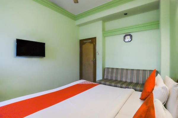 OYO 11984 Hotel Peace